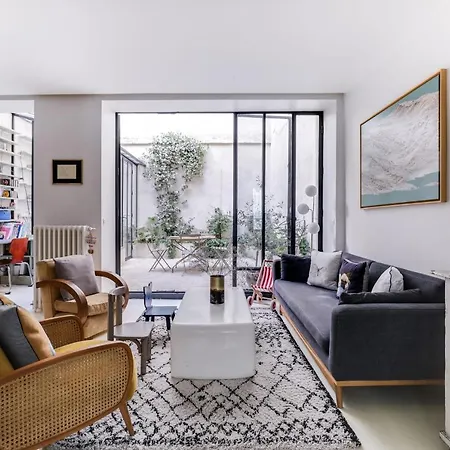 Sumptuous House With Patio * Paris