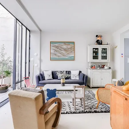 Sumptuous House With Patio * Paris