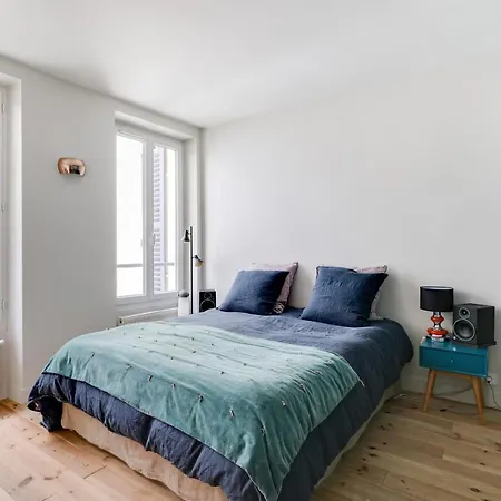 Sumptuous House With Patio Apartment Paris