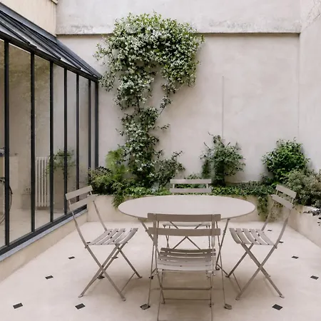 Sumptuous House With Patio