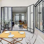 Sumptuous House With Patio Παρίσι
